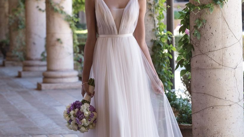Like the Greek goddesses: 4 trends for Empire style dresses that will triumph in 2019