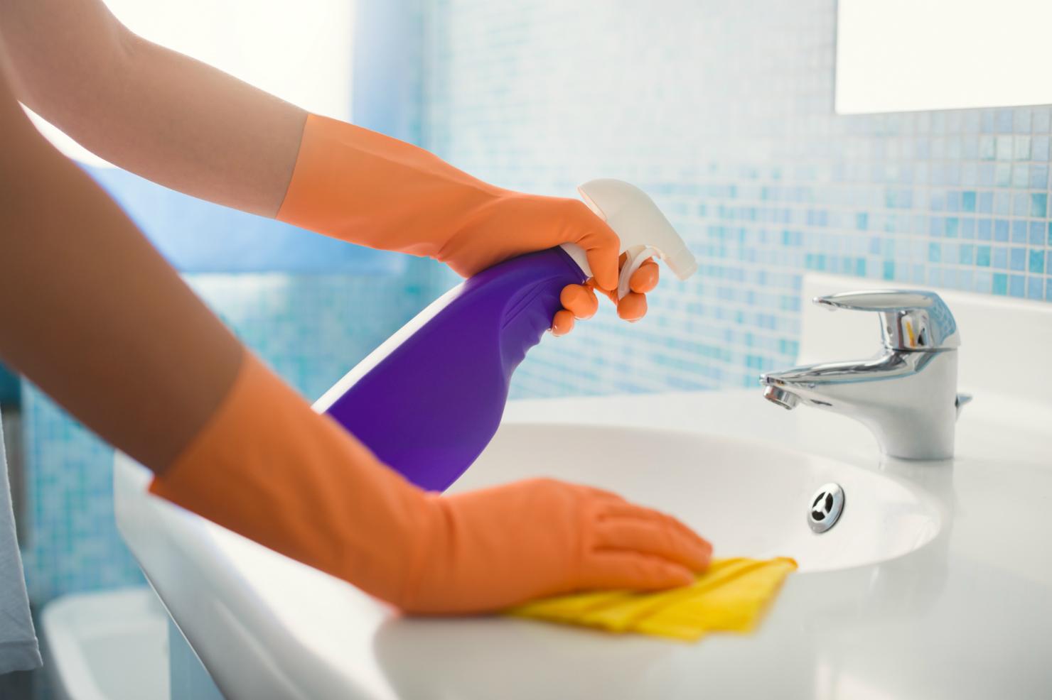 Clean the bathroom sink