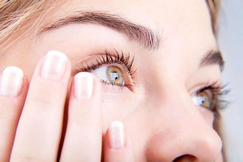 Eyelashes Fall Out: Causes And Treatment