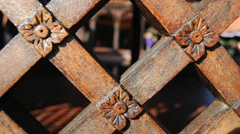How To Customize An Amazing Backyard Deck