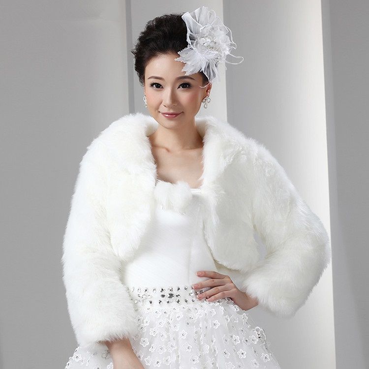How to dress for a winter wedding: 5 top tips!