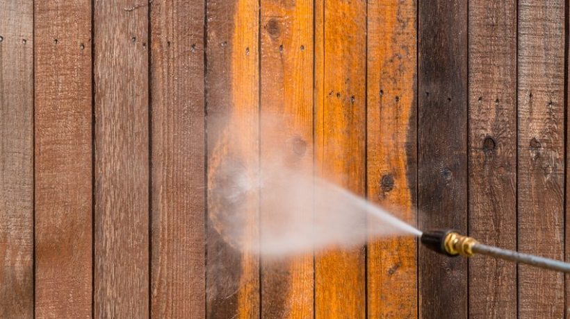 Advantages of Pressure Washing Your Fences