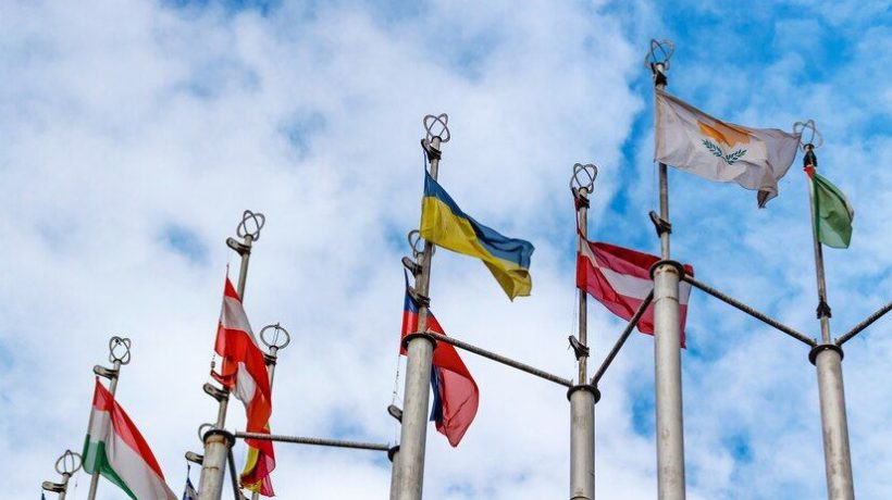 What is the Best Type of Rope to Use for a Flagpole?