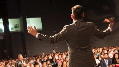 How to become a successful motivational speaker