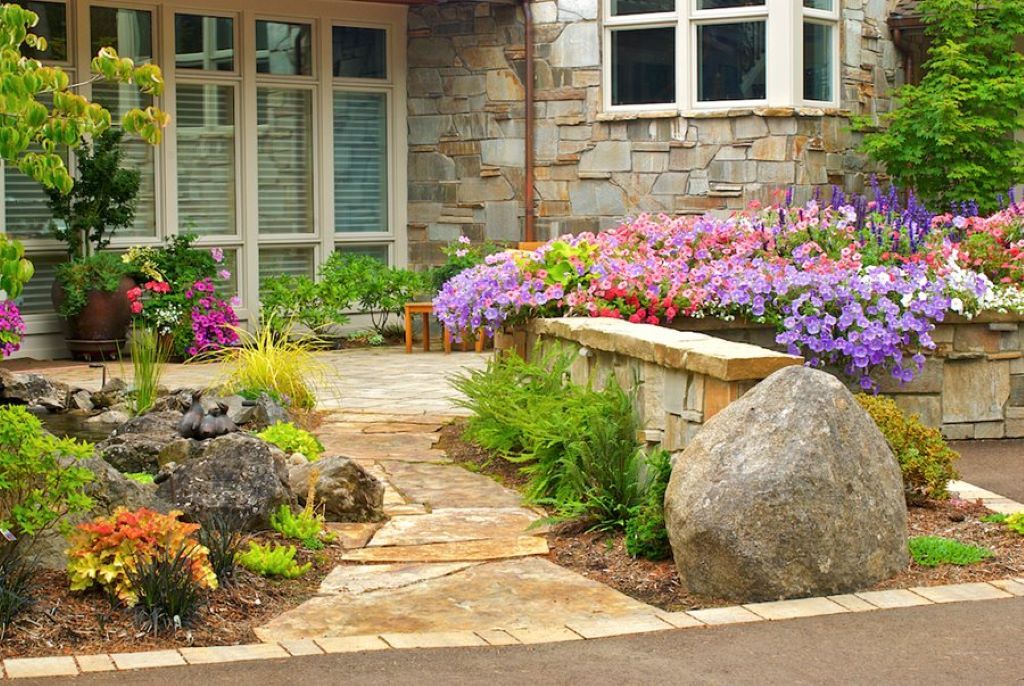 What is the layout of a rock garden?