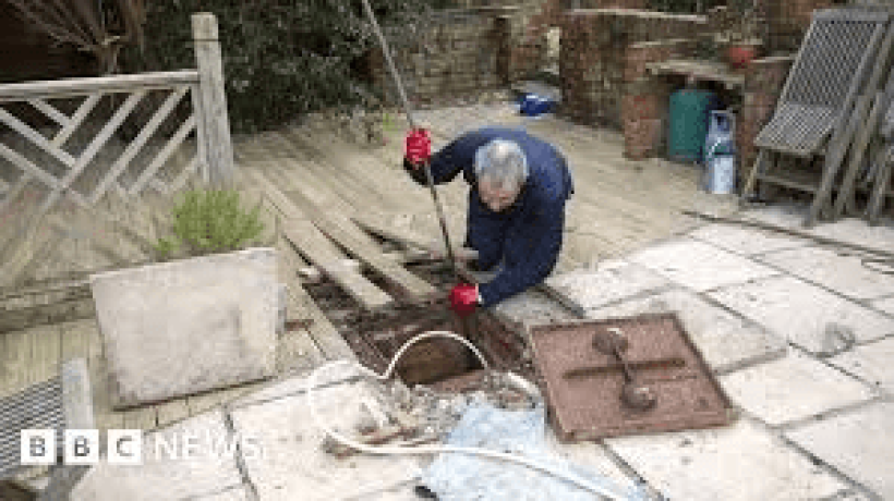 How to use drain rods