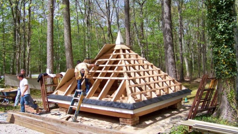 A Step-by-Step Guide to Building a Hip Roof: Master the Art of Angled Elegance