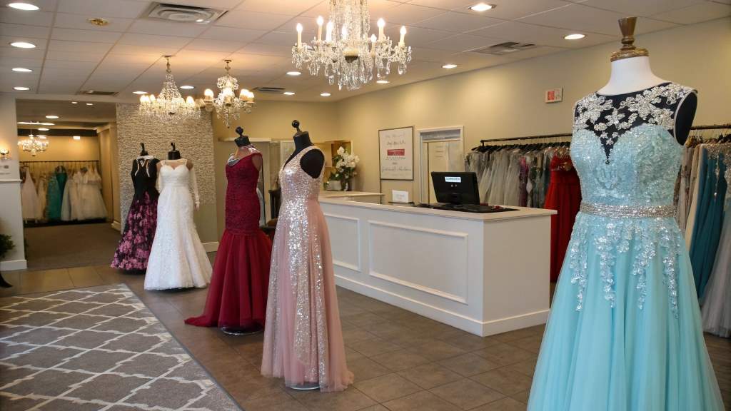 Benefits of Starting a Formal Dress Shop