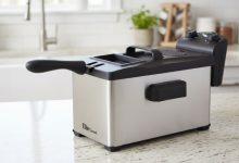 Elite Gourmet EDF2100 deep fryer with viewing lid on kitchen counter