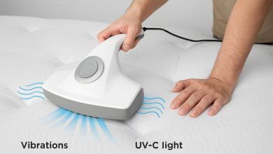 UV-C mattress vacuum removing dust and allergens from a bed